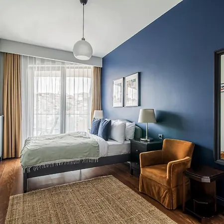 Modern In Beyoglu With Balcony *