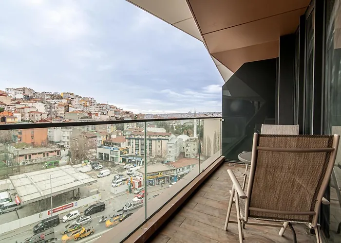 Modern In Beyoglu With Balcony 公寓