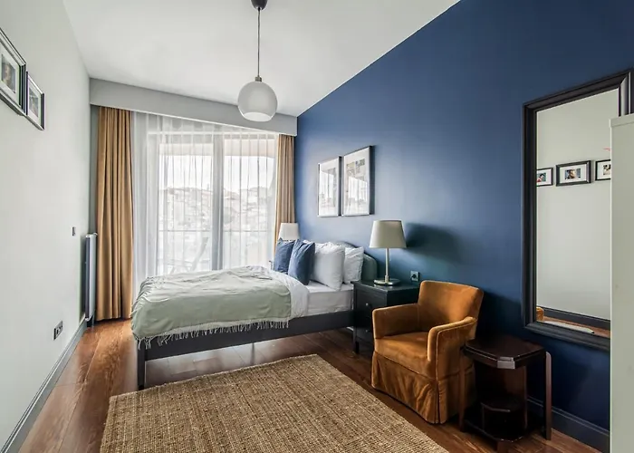 Modern In Beyoglu With Balcony *