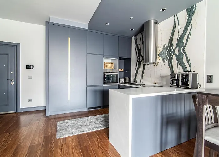 Modern In Beyoglu With Balcony