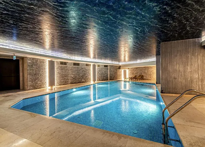 Modern In Beyoglu With Balcony *