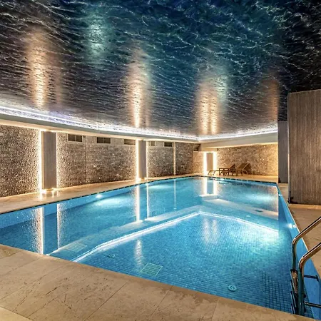 Modern In Beyoglu With Balcony *